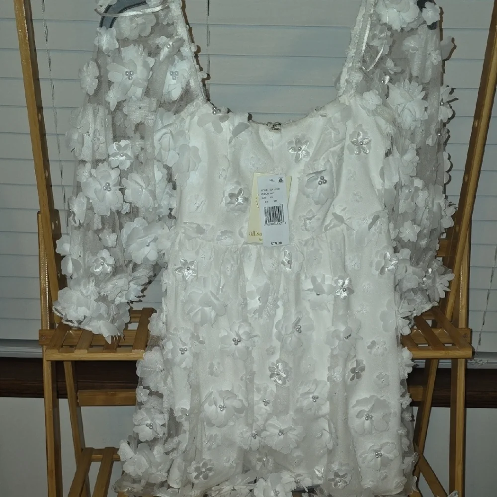 Elegant 3D White Floral With Pearls Mini Dress - Picture 9 of 9